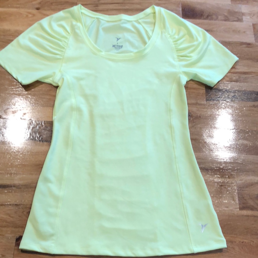 Old Navy sport tee